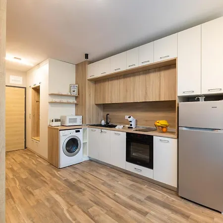 アパート Helena A