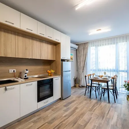 Helena A セインツ・コンスタンティン＆ヘレナ